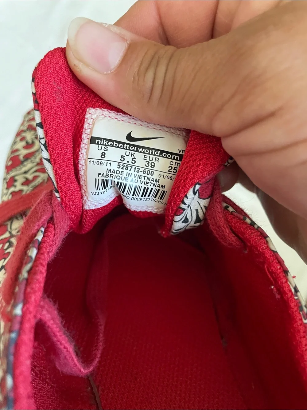 Vintage Nike Shoes Release Yr 2011 Rare Exclusive